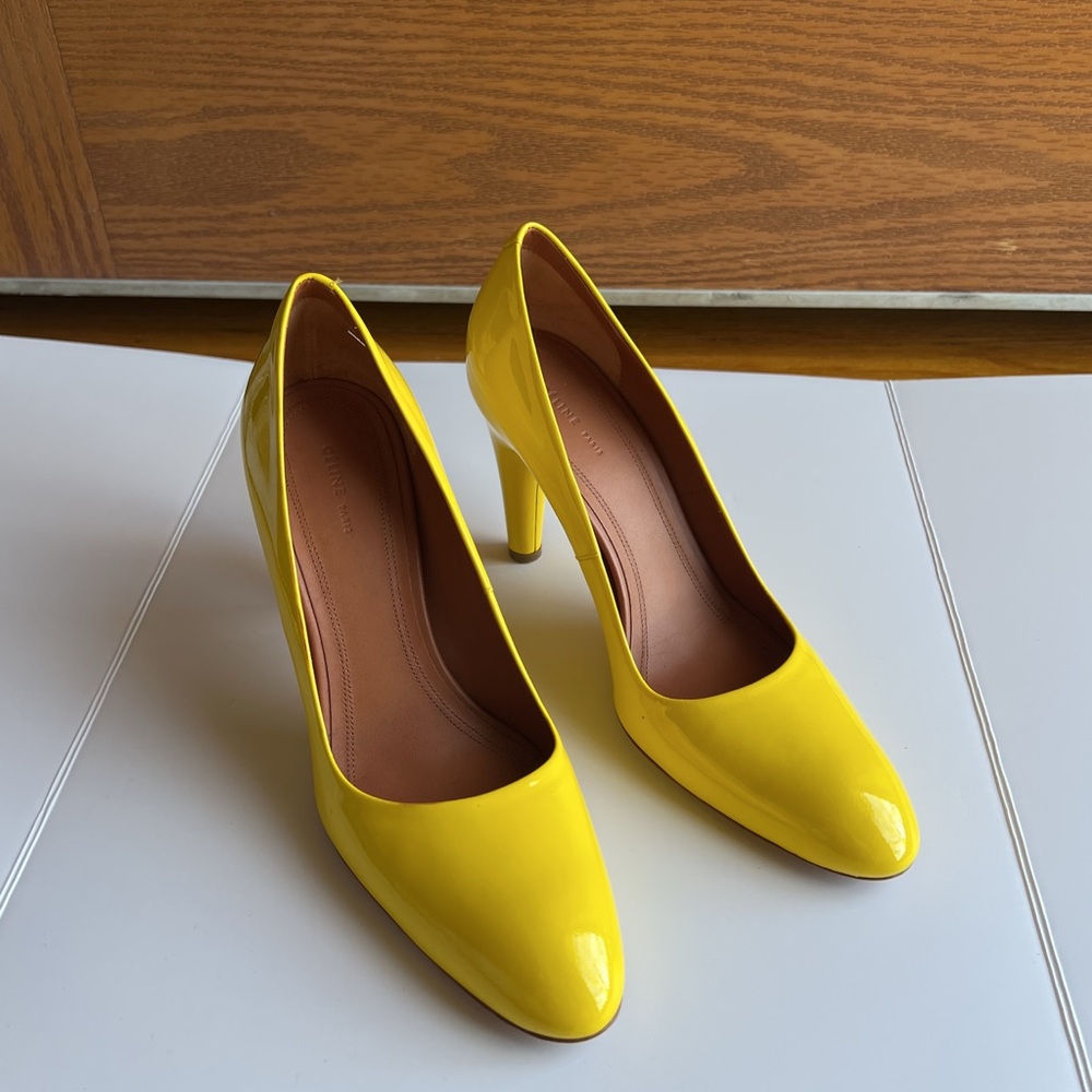 Classic Vintage CELINE Yellow Patent Leather Pumps / Heels Round Toe - Picture 2 of 6